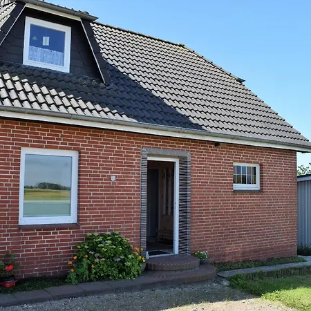 Haushaelfte Henriette Emmelsbuell-horsbuell *